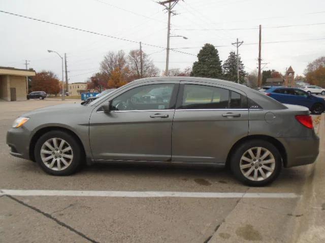 used 2013 Chrysler 200 car, priced at $3,995