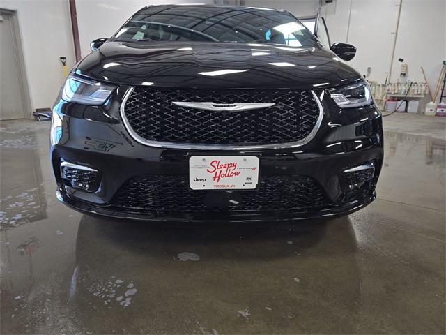 new 2026 Chrysler Pacifica car, priced at $52,936