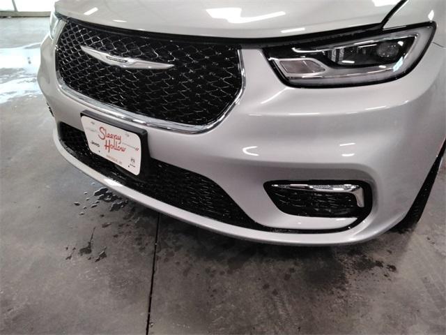 new 2026 Chrysler Pacifica car, priced at $48,739