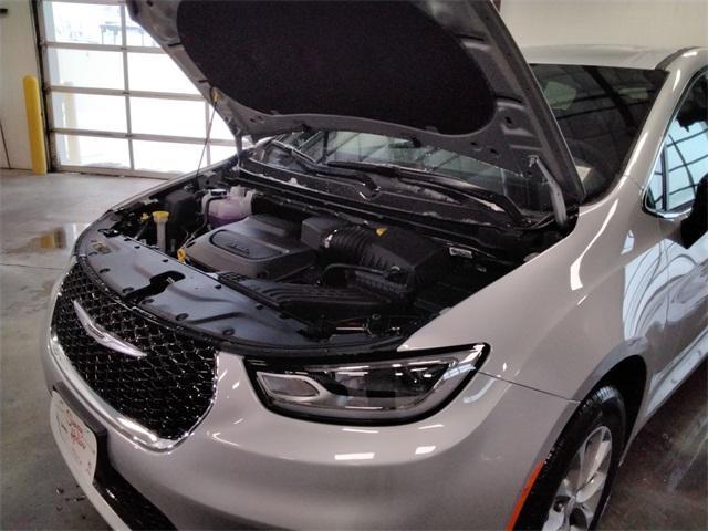 new 2026 Chrysler Pacifica car, priced at $48,739