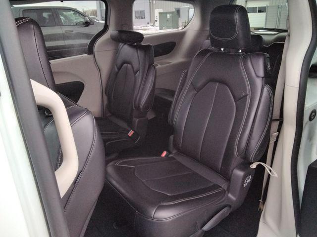 used 2024 Chrysler Pacifica car, priced at $26,994