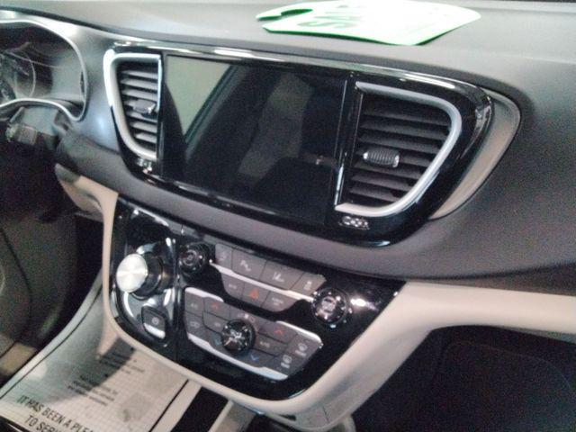 used 2024 Chrysler Pacifica car, priced at $28,484