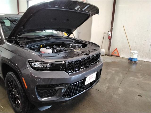 new 2025 Jeep Grand Cherokee car, priced at $46,850