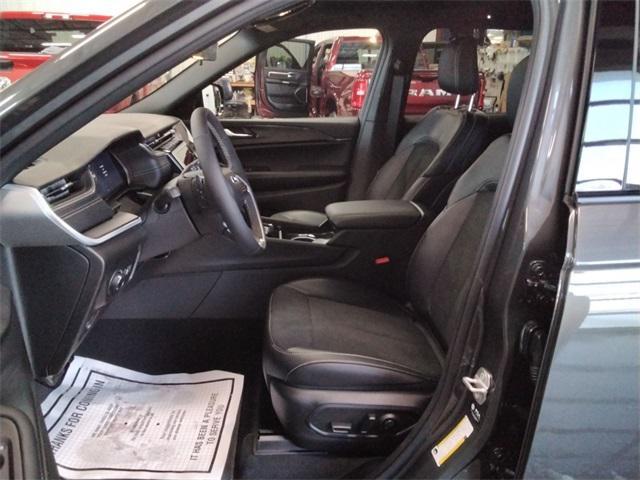 new 2025 Jeep Grand Cherokee car, priced at $46,850