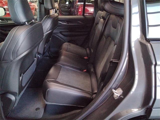 new 2025 Jeep Grand Cherokee car, priced at $46,850