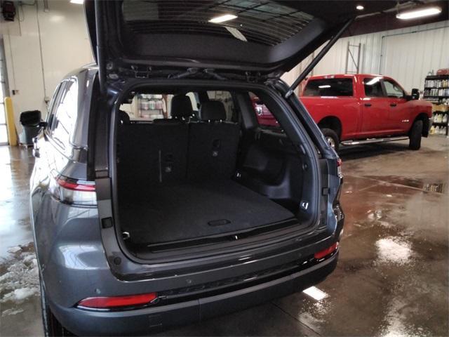 new 2025 Jeep Grand Cherokee car, priced at $46,850