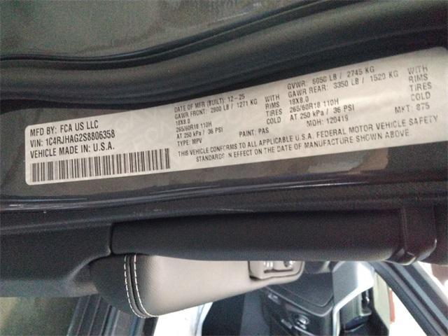 new 2025 Jeep Grand Cherokee car, priced at $46,850