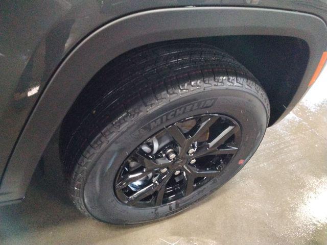 new 2025 Jeep Grand Cherokee car, priced at $46,850