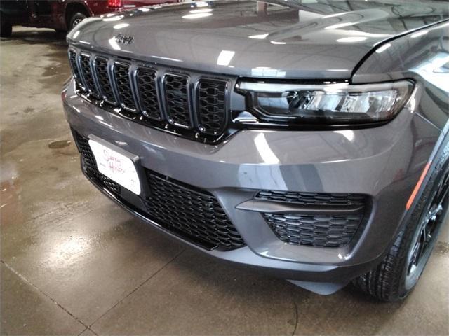 new 2025 Jeep Grand Cherokee car, priced at $46,850