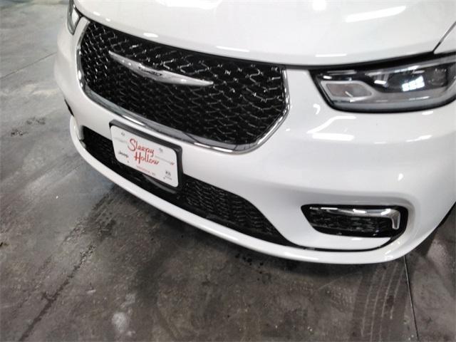 used 2025 Chrysler Pacifica car, priced at $33,965