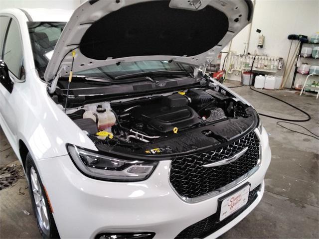 used 2025 Chrysler Pacifica car, priced at $33,965