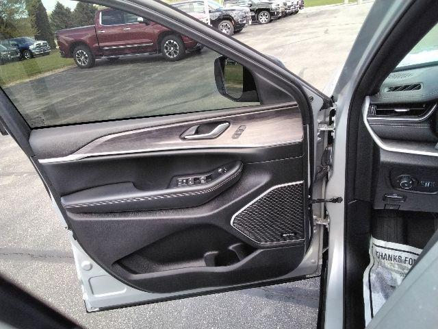 used 2024 Jeep Grand Cherokee L car, priced at $36,964