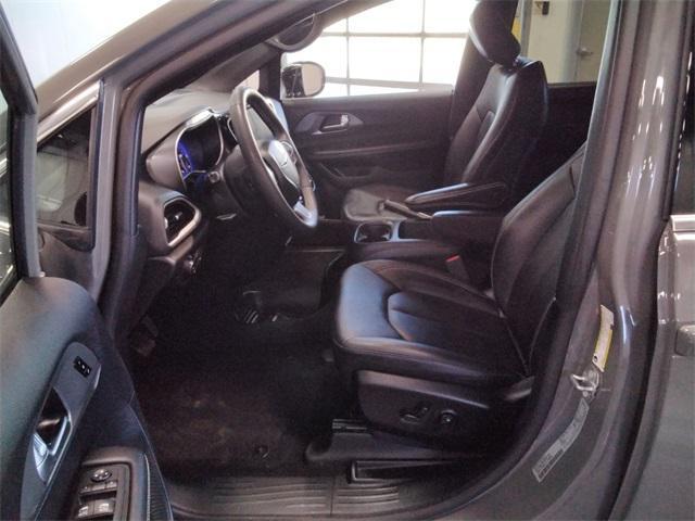 used 2025 Chrysler Pacifica car, priced at $29,985