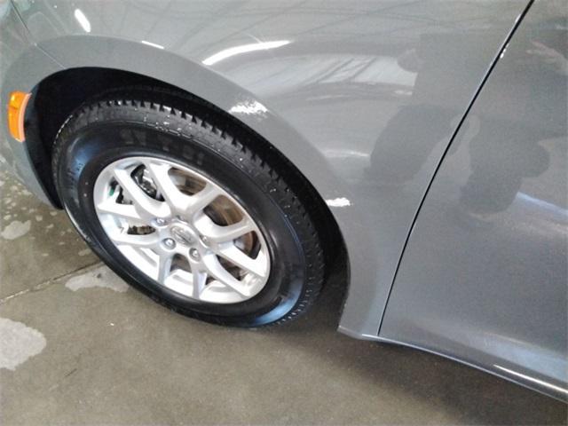 used 2025 Chrysler Pacifica car, priced at $29,985