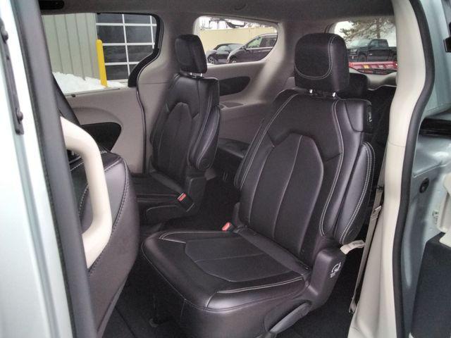 used 2024 Chrysler Pacifica car, priced at $27,994