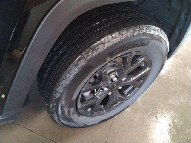 new 2026 Jeep Grand Cherokee car, priced at $48,000