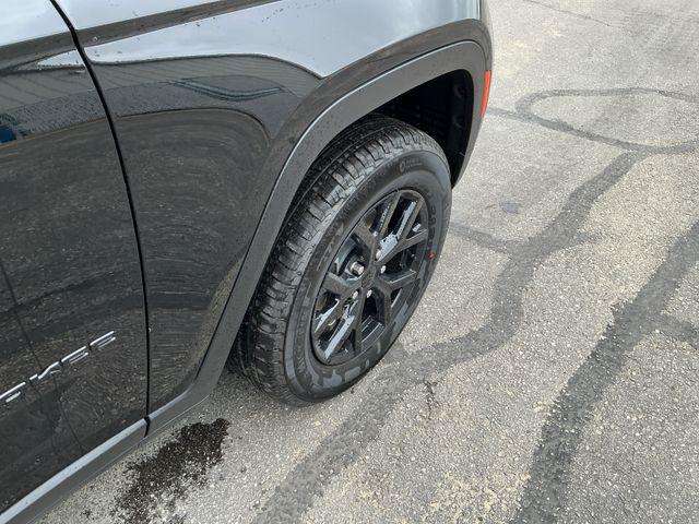 new 2026 Jeep Grand Cherokee L car, priced at $51,299