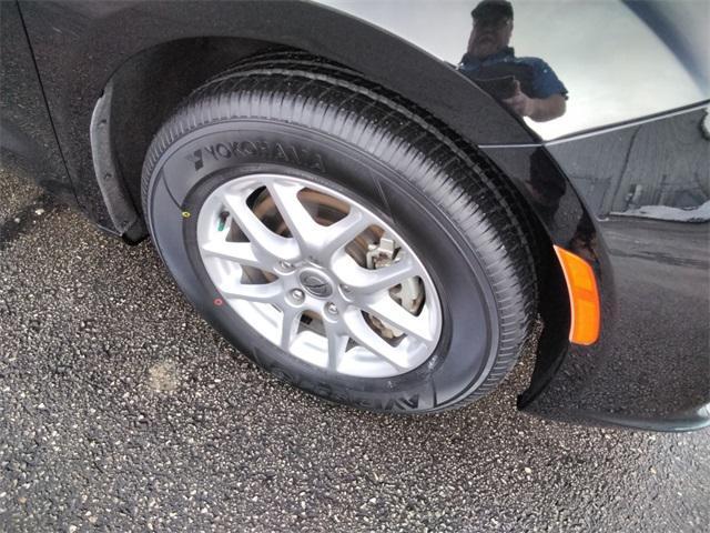 used 2024 Chrysler Pacifica car, priced at $28,984