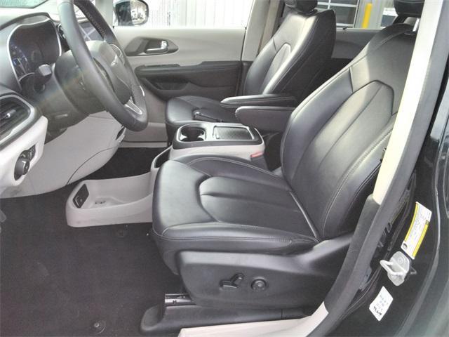 used 2024 Chrysler Pacifica car, priced at $28,984