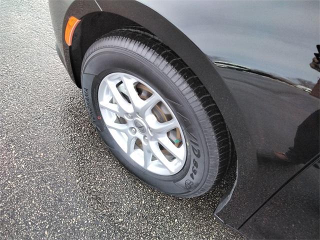 used 2024 Chrysler Pacifica car, priced at $28,984