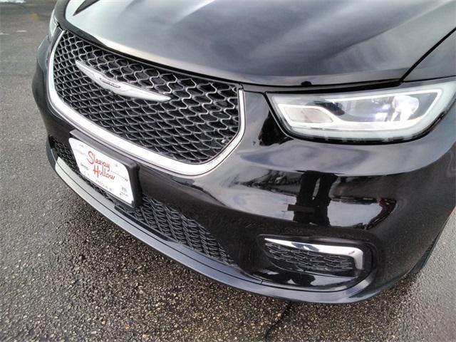 used 2024 Chrysler Pacifica car, priced at $28,984