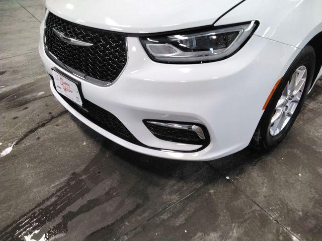used 2025 Chrysler Pacifica car, priced at $28,294