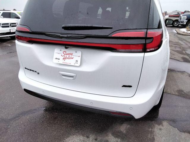 new 2026 Chrysler Pacifica car, priced at $49,529