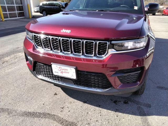 new 2026 Jeep Grand Cherokee car, priced at $43,049