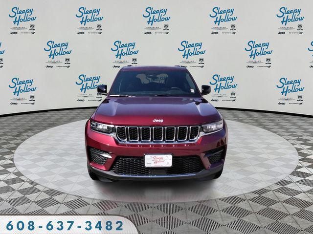 new 2026 Jeep Grand Cherokee car, priced at $43,049