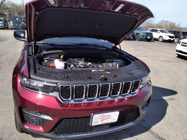 new 2026 Jeep Grand Cherokee car, priced at $43,049