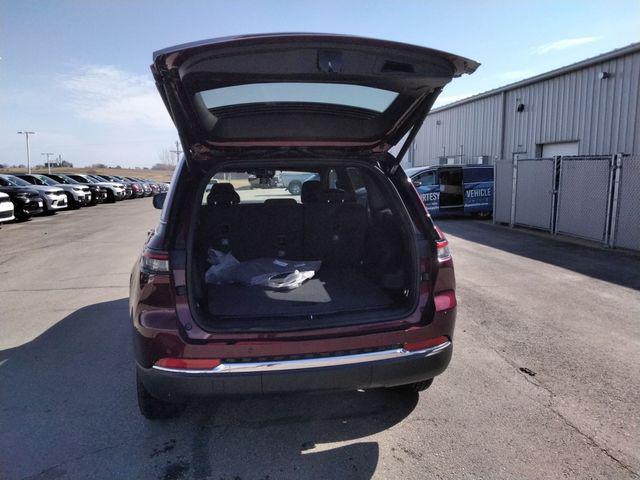 new 2026 Jeep Grand Cherokee car, priced at $43,049