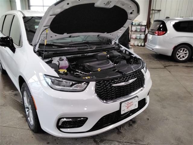 new 2026 Chrysler Pacifica car, priced at $48,293