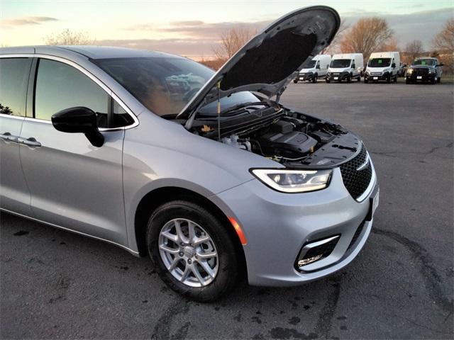 new 2026 Chrysler Pacifica car, priced at $44,850