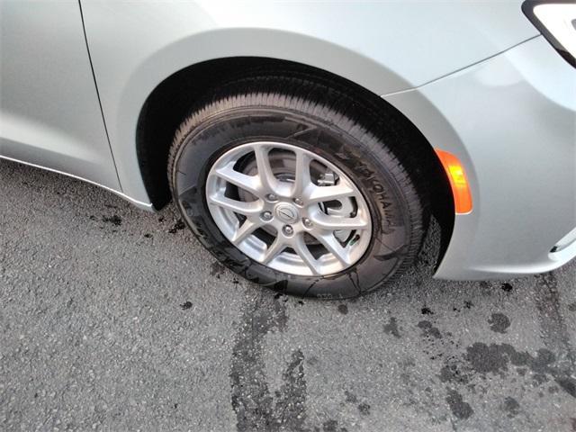 new 2026 Chrysler Pacifica car, priced at $44,850