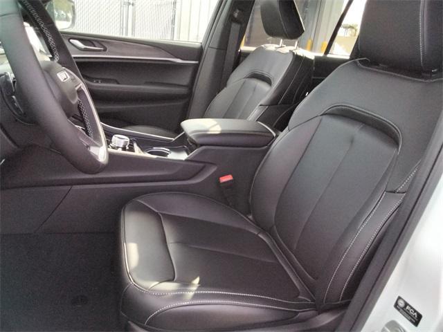 new 2025 Jeep Grand Cherokee car, priced at $46,850