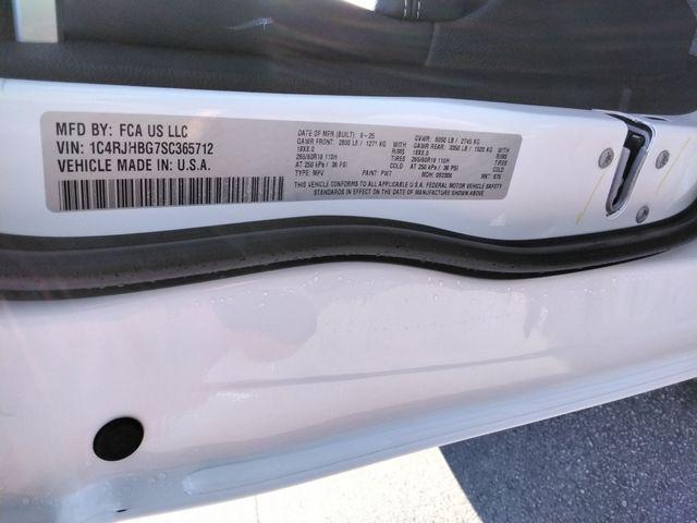 new 2025 Jeep Grand Cherokee car, priced at $46,850