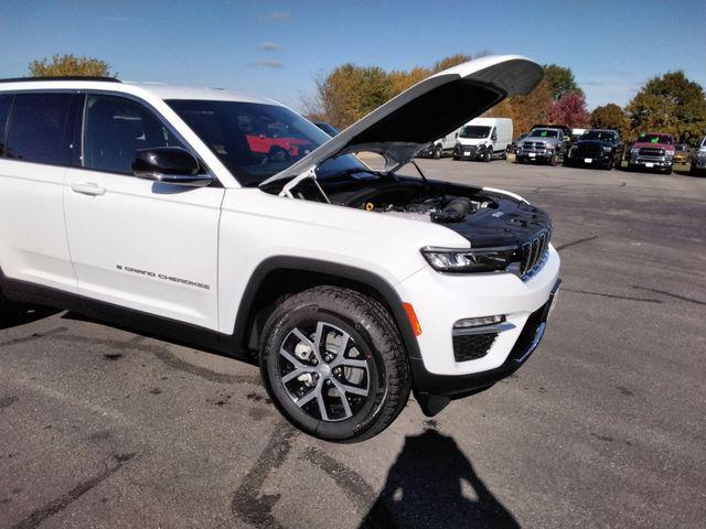 new 2025 Jeep Grand Cherokee car, priced at $46,850