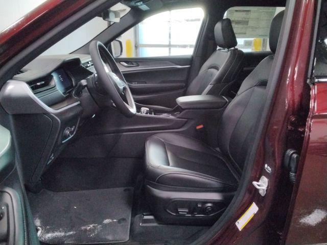 new 2026 Jeep Grand Cherokee car, priced at $48,500