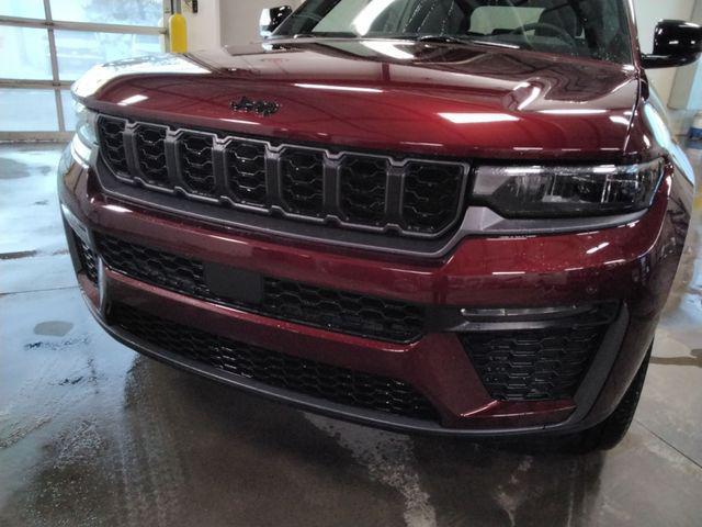 new 2026 Jeep Grand Cherokee car, priced at $48,500