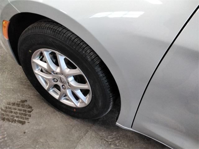 used 2024 Chrysler Pacifica car, priced at $29,464