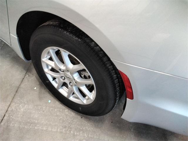 used 2024 Chrysler Pacifica car, priced at $29,464