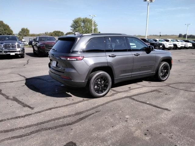 new 2025 Jeep Grand Cherokee car, priced at $46,000
