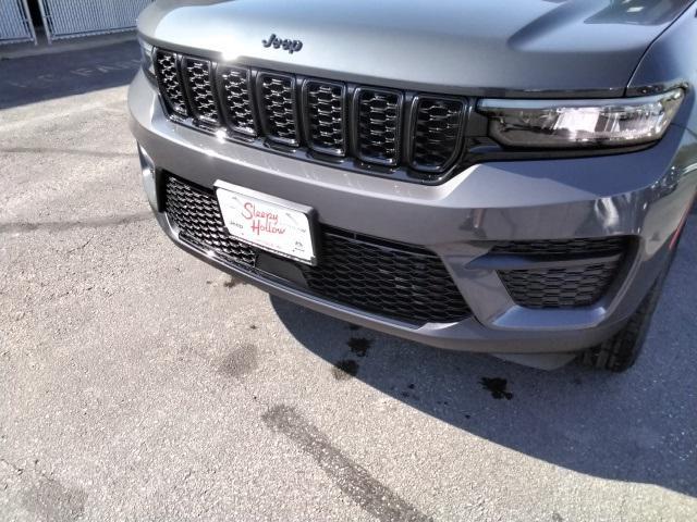 new 2025 Jeep Grand Cherokee car, priced at $46,000