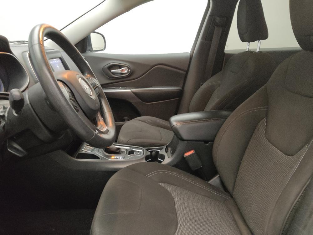 used 2019 Jeep Cherokee car, priced at $17,995