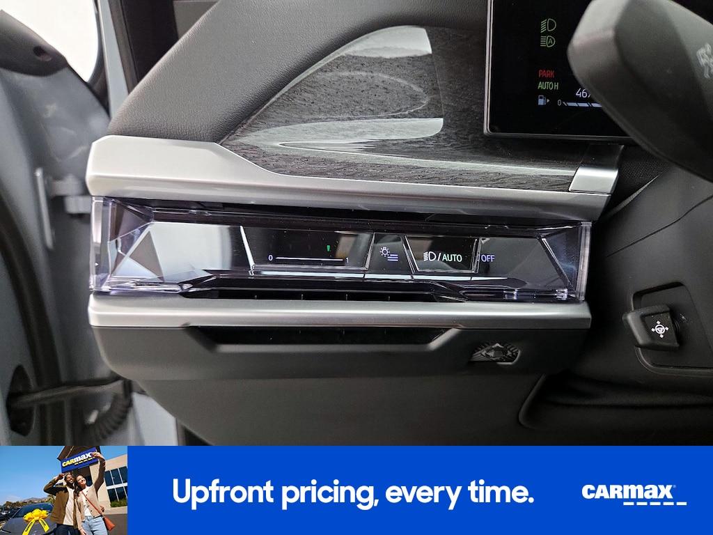 used 2023 BMW 740 car, priced at $59,998