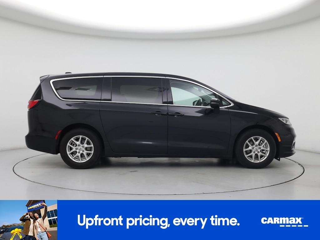 used 2023 Chrysler Pacifica car, priced at $24,998