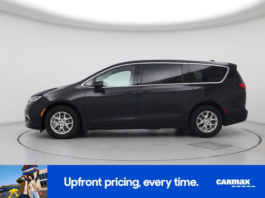 used 2023 Chrysler Pacifica car, priced at $24,998