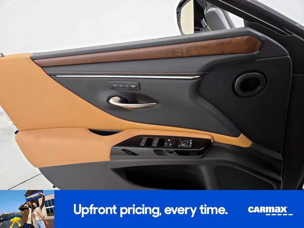 used 2025 Lexus ES 300h car, priced at $50,998