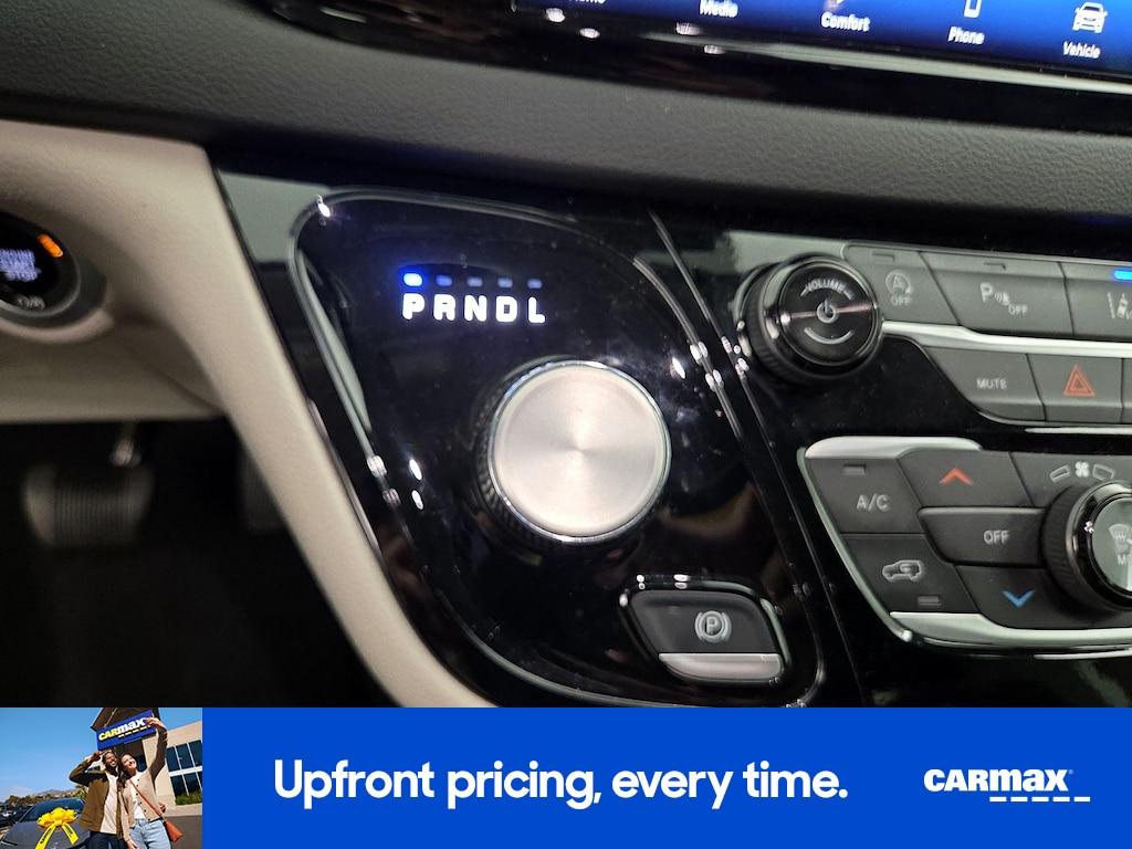 used 2024 Chrysler Pacifica car, priced at $23,998