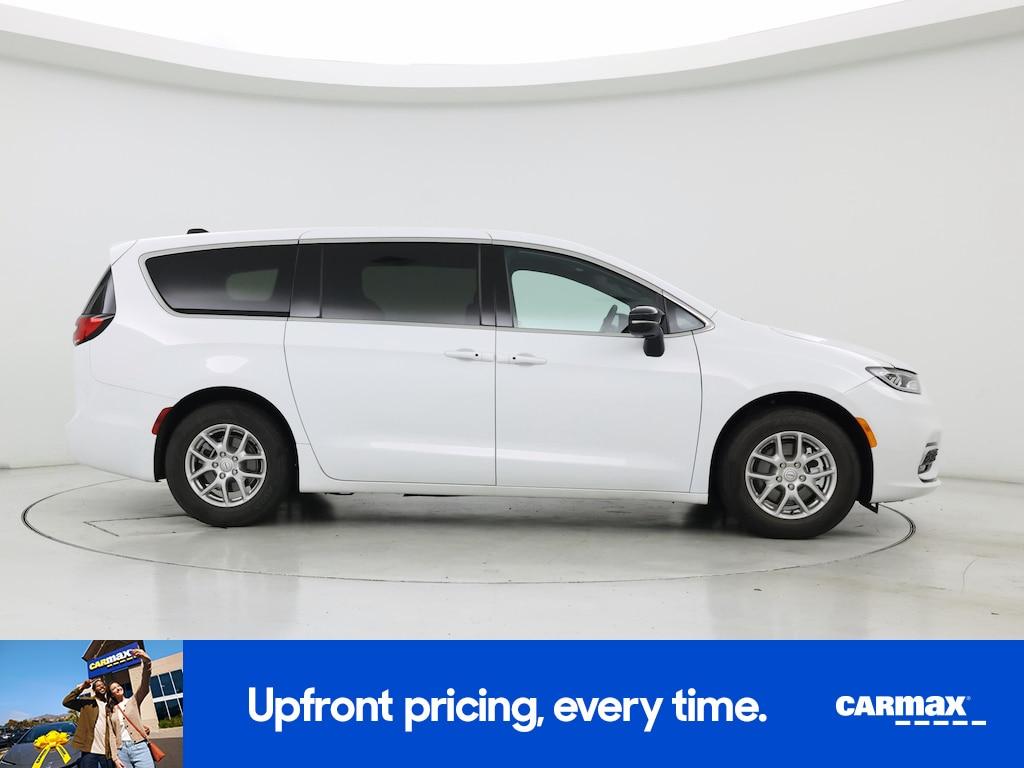 used 2026 Chrysler Pacifica car, priced at $36,998